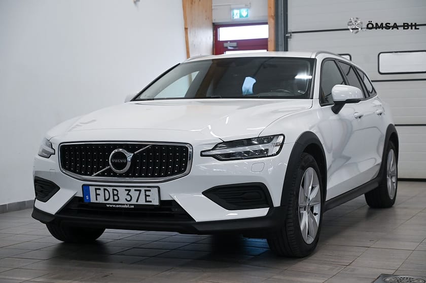 Bild 2 av Volvo V60 Cross Country D4 AWD Momentum Värmare Drag 190hk