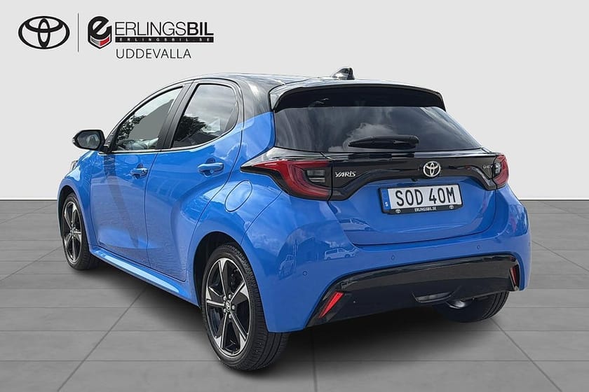 Bild 3 av Toyota Yaris Hybrid 130 1.5 ELHYBRID 130HK PREMIERE EDITION BITONE JBL V-HJUL