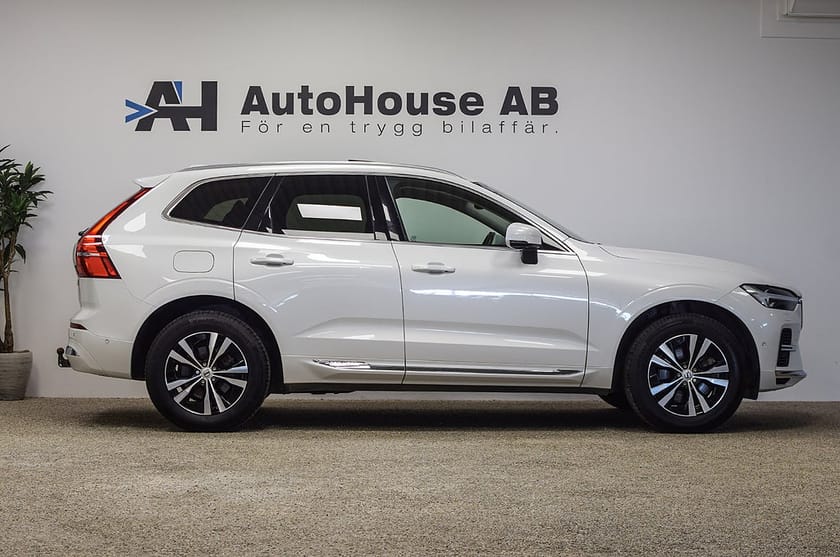Bild 3 av Volvo XC60 Recharge T6 AWD Core Edition Glastak Drag Värmare 4,99%