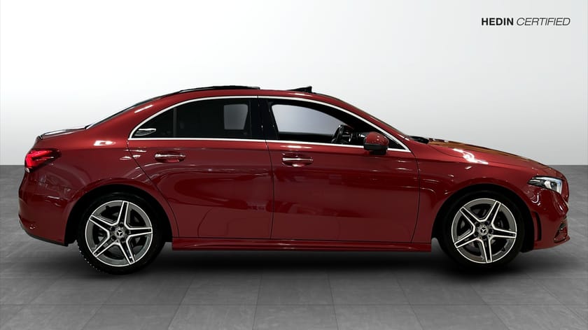 Bild 4 av Mercedes-Benz A 200 Sedan AMG-Line / Panorama / Widescreen