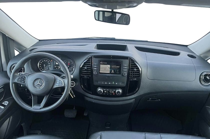Bild 5 av Mercedes-Benz Vito Tourer 116 CDI 4x4 3.2t 9-Sits Moms Värmare Drag