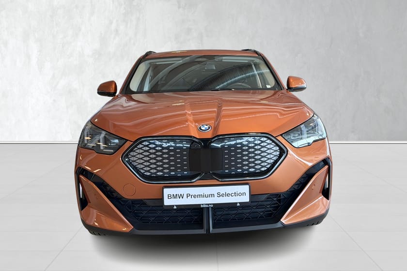Bilde 2 av BMW iX2 xDrive30 Krok Headup 360kamera Comfacc NY Service