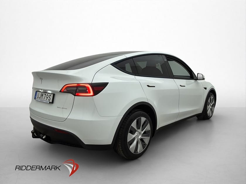 Bild 5 av Tesla Model Y Long Range AWD Dragkrok Autopilot Svensksåld