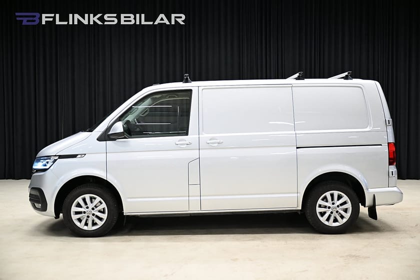 Bild 2 av Volkswagen Transporter DSG  150HK Nedlackad|LED|Dubbeldörr|GPS|Drag|Värmare