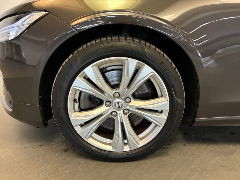 Bild 5 av Volvo V90 B4 Diesel Core / Keyless / BLIS / Backkamera / Navigation /