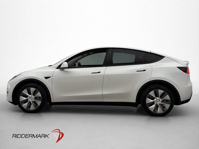 Bild 5 av Tesla Model Y Long Range AWD Svensksåld Dragkrok Panorama