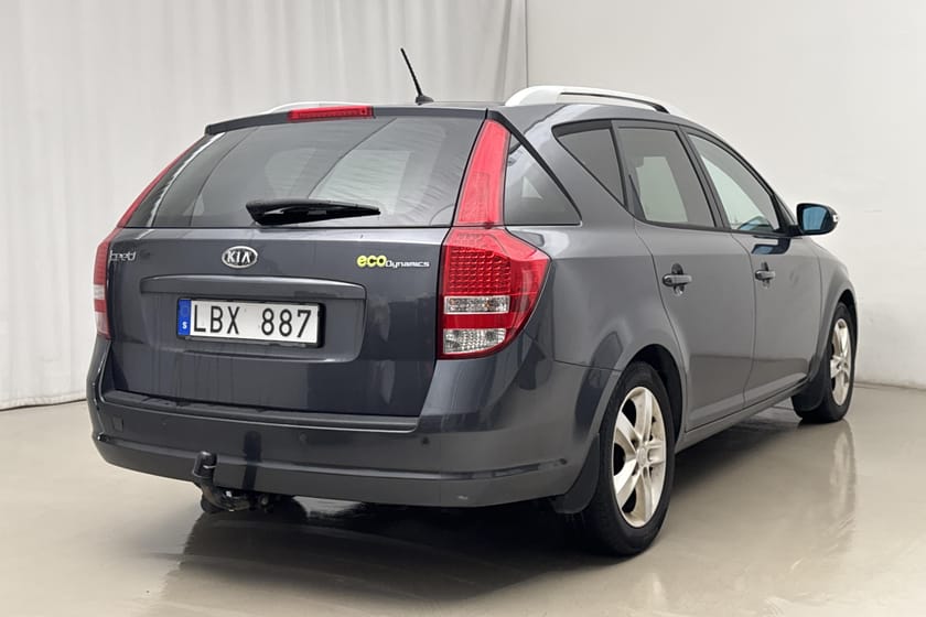 Bild 5 av Kia cee'd_sw Cee'd 1.6 CRDi SW (128hk) Reparationsobjekt