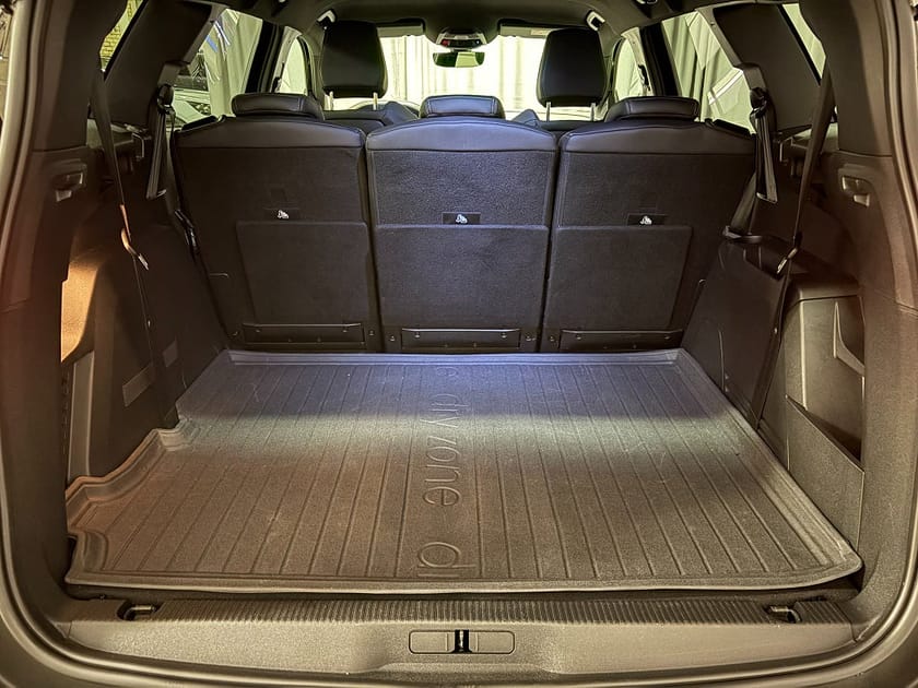 Bild 5 av Peugeot 5008 GT PT 130 AUT8 Black Pack 7-sits Inkl. Drag Vinterhjul