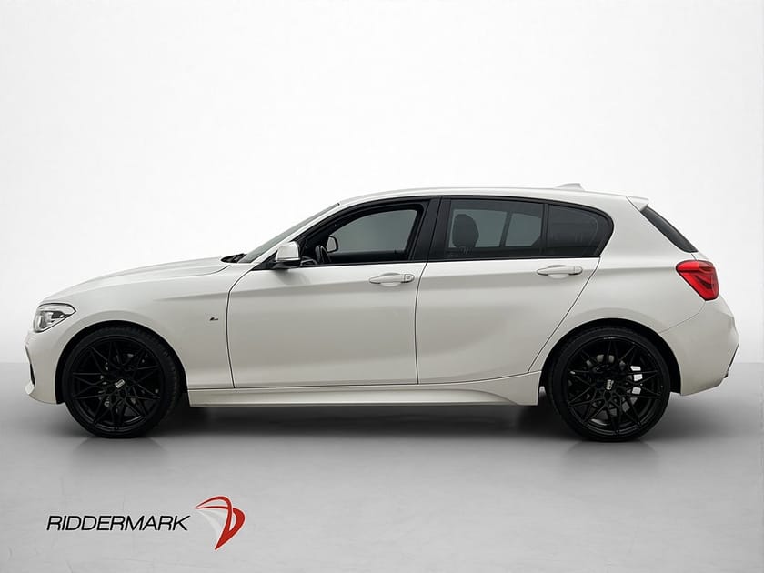 Bild 2 av BMW 120i 184hk M-Sport Skinnklädsel Rattvärme Sensorer