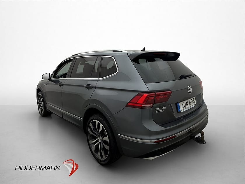 Bild 1 av Volkswagen Tiguan Allspace 7-sätes 4M R-Line 7-Sits Cockpit D-Värm