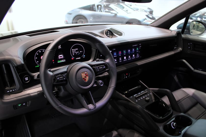 Bild 3 av Porsche Cayenne E-Hybrid Black Edition