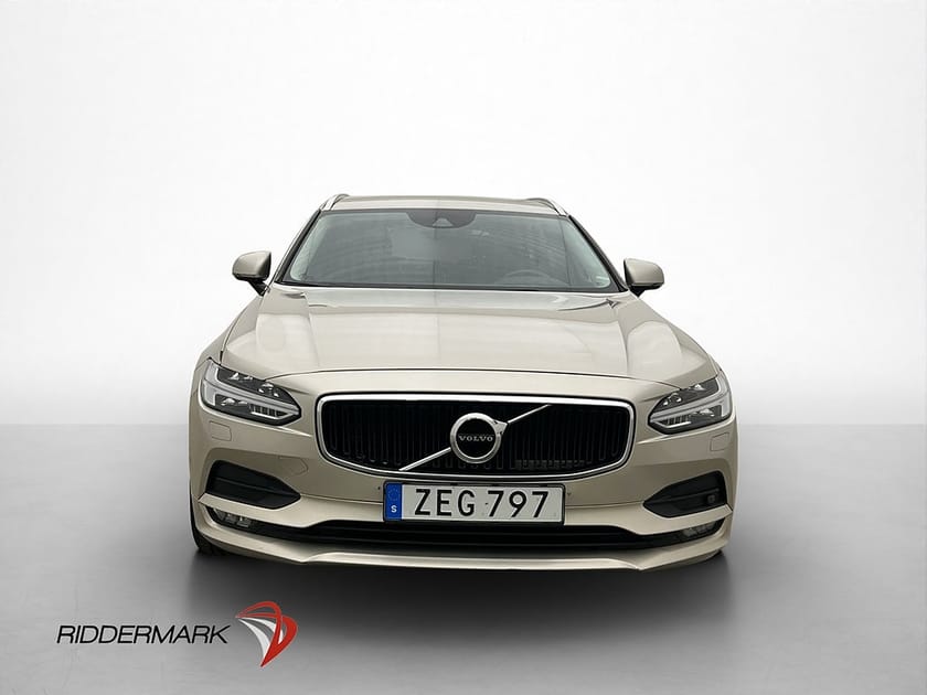 Bild 2 av Volvo V90 D3 AWD Momentum VOC Värmare Kamera Halvskinn Drag