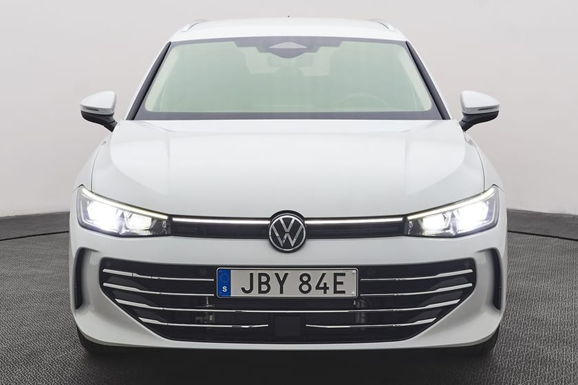Bild 3 av Volkswagen Passat Variant eHybrid 272 DSG6 elegance