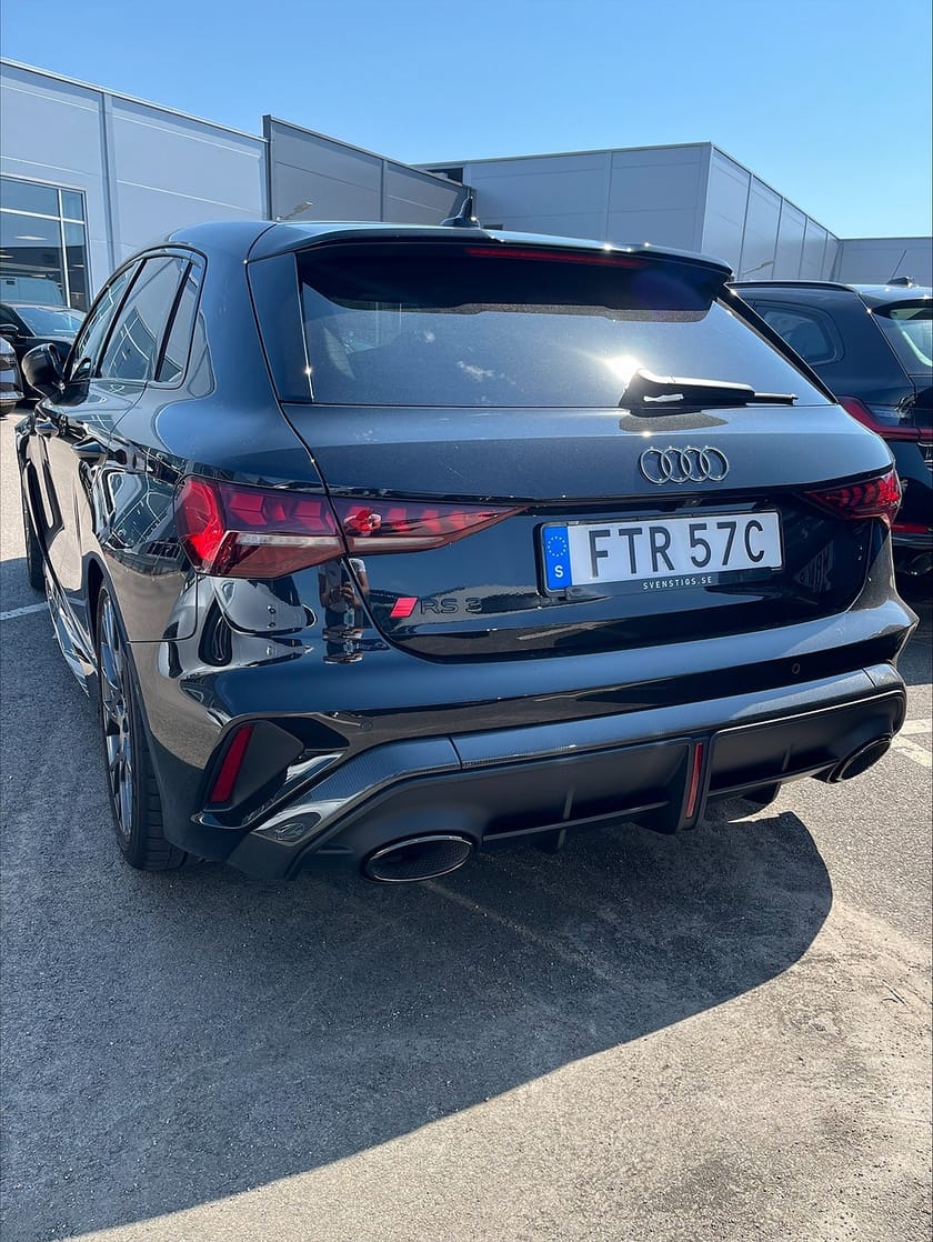 Bild 2 av Audi RS3 Sportback 400hk quattro S Tronic RS Sportavgas