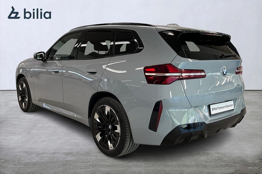 Bild 2 av BMW X3 30e xDrive M-sport | Drag | H&K | Stolar m minne | 360