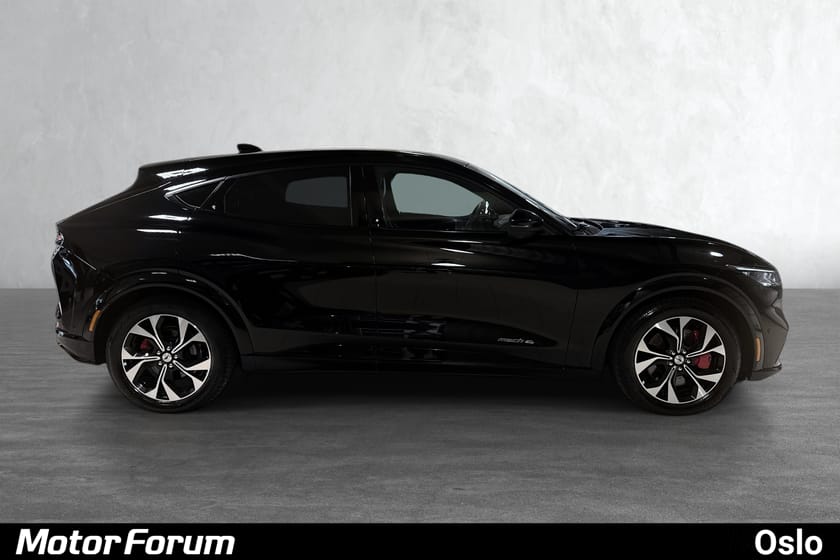 Bilde 4 av Ford Mustang Mach-E Long Range AWD 4x4 - 550 km wltp - bang olufsen anlegg -