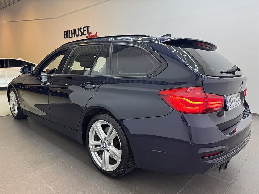 Bild 4 av BMW 330d xDrive Touring 330 258hk Sport line M-ratt/M-fälgar/Krok/Nyservad