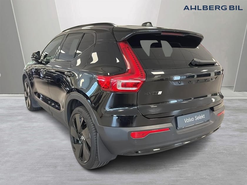 Bild 3 av Volvo EX40 Twin Motor Performance M Ultra Black Edt 🟤Dragkrok halvautomatisk, Parkeringskamera 360, Panoramatak, Google Maps, Apple Carplay