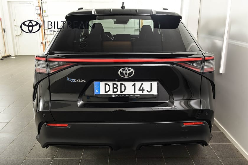 Bild 4 av Toyota bZ4X 71.4 kWh Style Edition MOMS Carplay 360-kamera