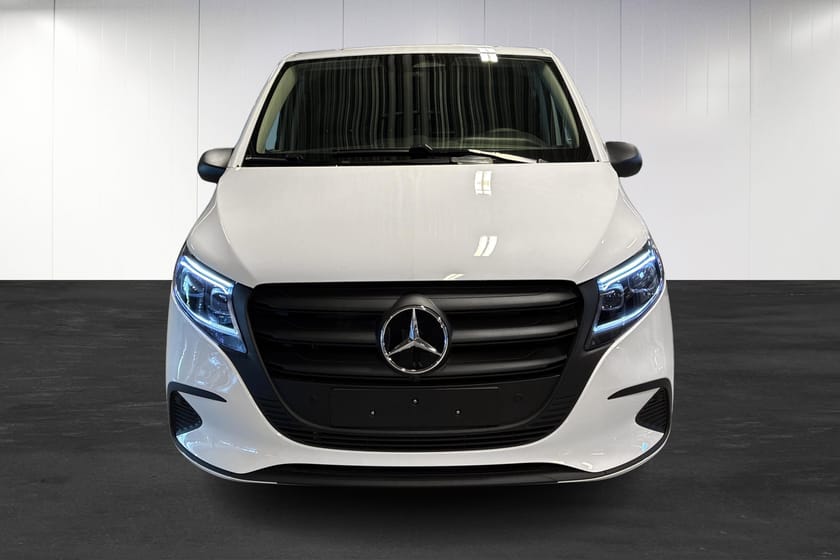 Bild 5 av Mercedes-Benz Vito 116 CDI 4x4 3.0t SKÅP LÅNG PRO 3.0 | Backkamera | Drag | Smartphone