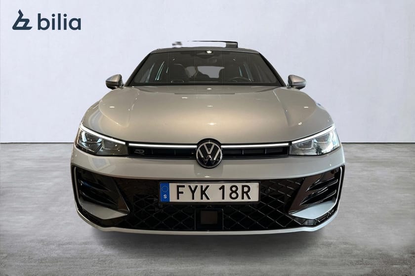 Bild 3 av Volkswagen Passat Variant eHybrid PHEV R-Line Ed. Pano Värm Drag 272HK