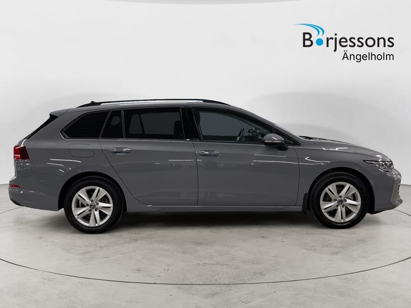 Bild 2 av Volkswagen Golf Sportscombi 1.5 eTSI 150 HK DSG Drag