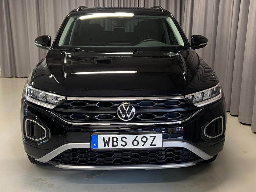 Bild 2 av Volkswagen T-Roc 1.5 TSI 150hk Backkamera Keyless Apple car