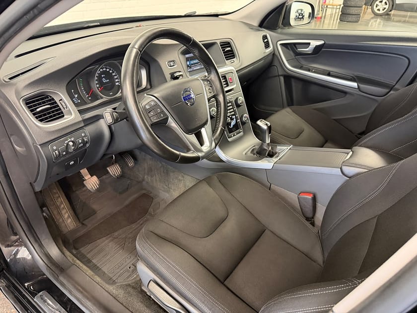 Bild 5 av Volvo V60 T3 Your Kinetic Euro 6 | Dragkrok |Parkeringssens|NyBes