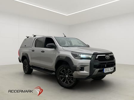 Toyota Hilux Dubbelhytt Invincible 2.8 4WD Dragkrok JBL Kåpa Diff Moms