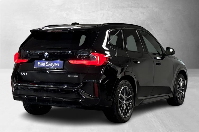 Bilde 4 av BMW iX1 xDrive30 Fully Charged M-Sport, H/K, ComfAcc, ACC, HUD