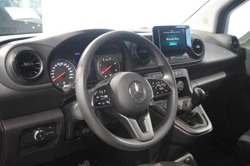 Bild 2 av Mercedes-Benz Citan 110 CDI Backkamera Drag Låg Skatt
