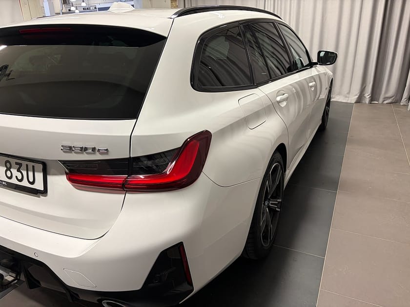 Bild 4 av BMW 330e Touring M Sport Inkl. Dragkrok Vinterhjul