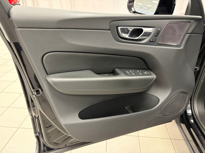 Bild 5 av Volvo XC60 Recharge T6 II Plus Dark Edition. | Drag | HarmanKardon