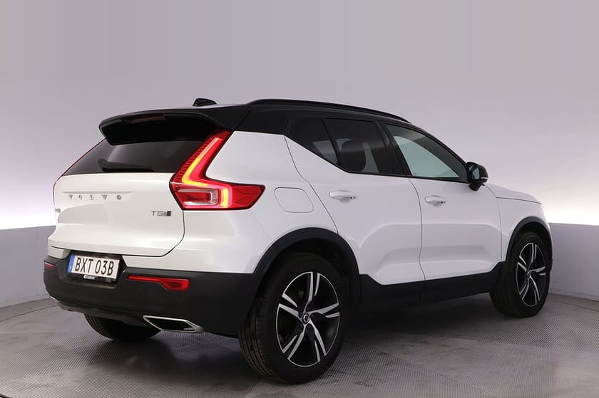 Bild 5 av Volvo XC40 T5 Twin Engine R-Design Intro Pano HK Kamera