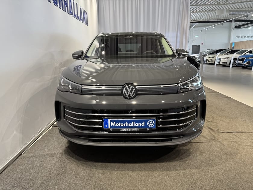 Bild 4 av Volkswagen Tiguan Style TDI / HUD / Massage / Drag / 360