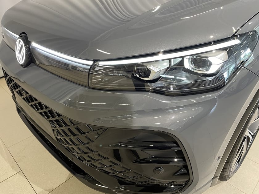Bild 3 av Volkswagen Tiguan eHybrid R-LINE 272 HK DSG6