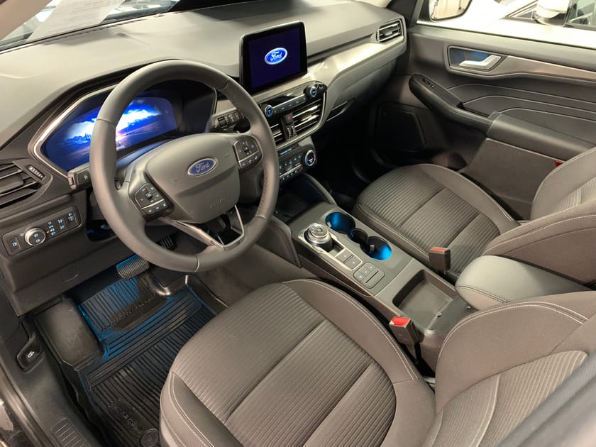 Bild 2 av Ford Kuga Plug-In Hybrid 2.5L Titanium Plugin-in 225hk Privatleasing från 4395:-