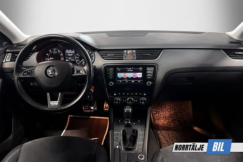 Bild 3 av Škoda Octavia Scout Skoda 1.8 180 HK TSI 4x4 PREMIUM DRAG NAVI CARPLAY P-VÄRM 17"