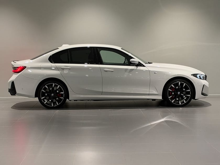 Bild 3 av BMW 330e xDrive Sedan