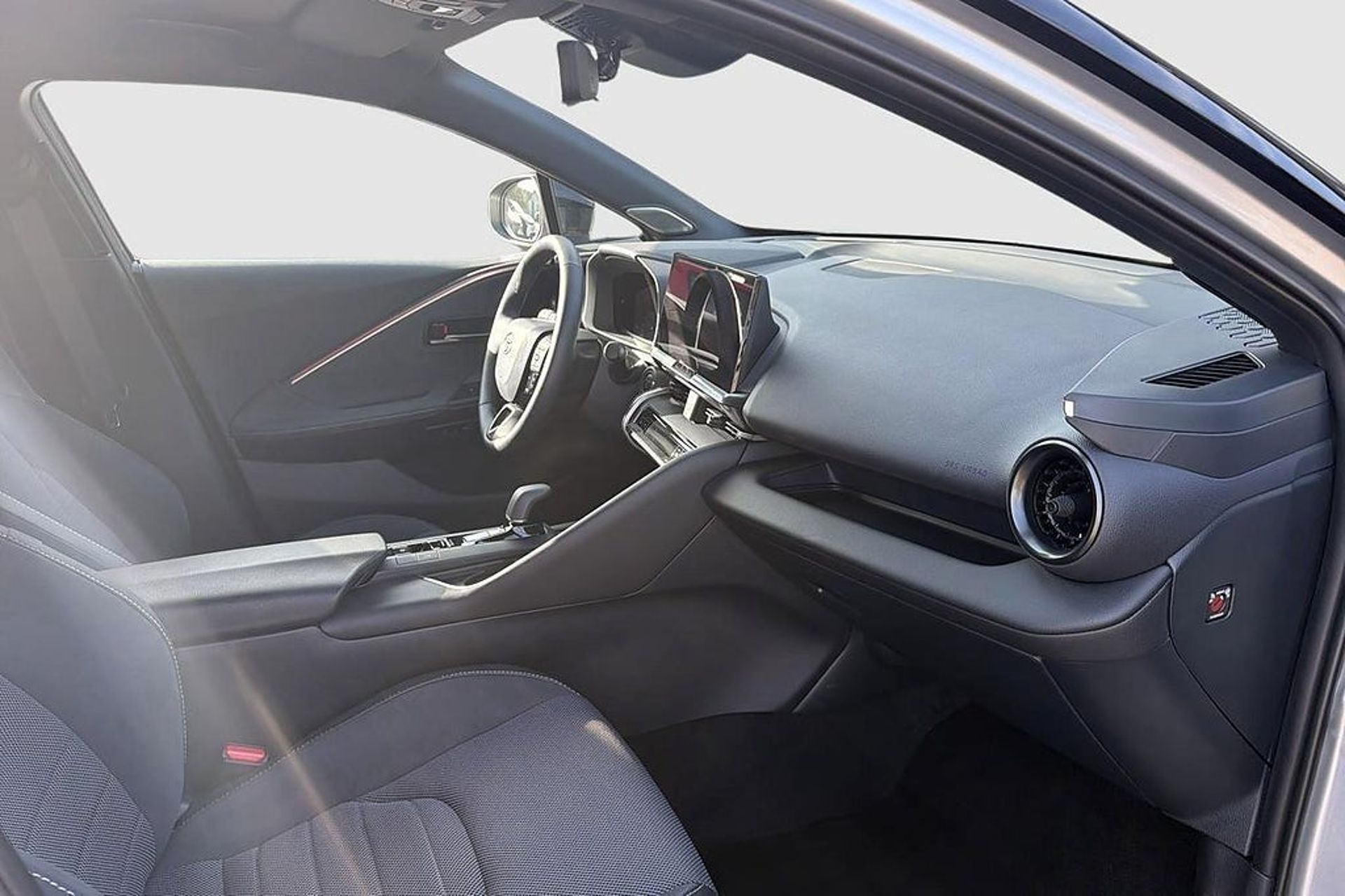 Toyota C-HR 2025, bild 6/10