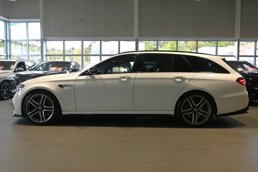 Bild 2 av Mercedes-Benz AMG E 63 S T 4MATIC+ E63 Premium Plus Sv-Såld