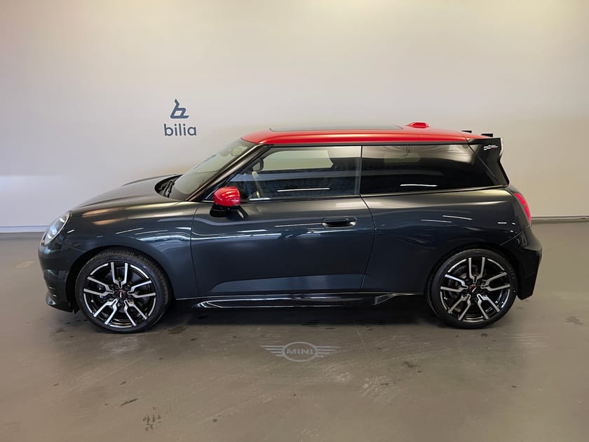 Bild 2 av MINI Cooper SE JCW XL / Panoramaglas tak / Backkamera /