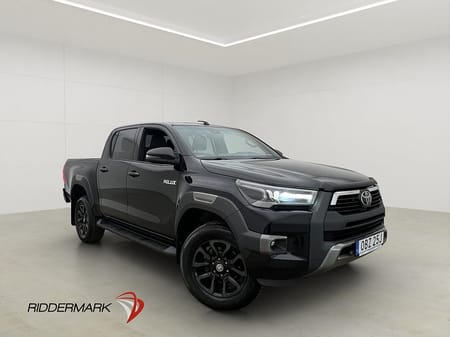 Toyota Hilux Dubbelhytt Invincible 2.8 4WD Skinn Drag Diff JBL MOMS