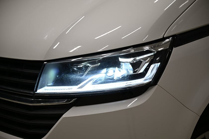 Bild 5 av Volkswagen Transporter DSG 150HK L2|Nedlackad|LED|Drag|Värmare|Backkamera|Moms