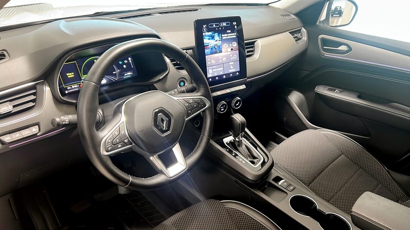 Bild 4 av Renault Arkana E-TECH 145 TECHNO Backkamera 3,95% räntekampanj