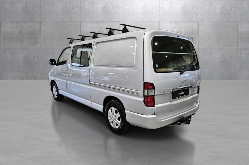 Bilde 2 av Toyota HiAce Van D-4D 5-d 117hk lang