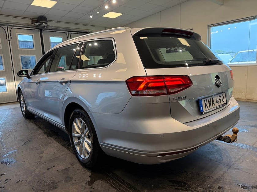 Bild 3 av Volkswagen Passat Sportscombi 1.4 TSI ACT Drag Cockpit B-kamera Carplay
