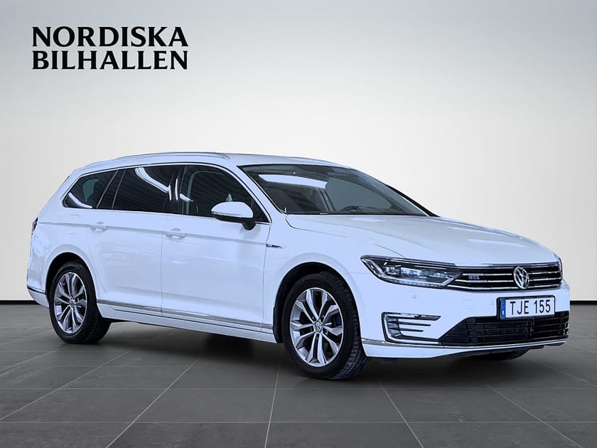 Bild 1 av Volkswagen Passat Variant GTE 1.4 TSI ACT Nybesiktad Värmare Drag