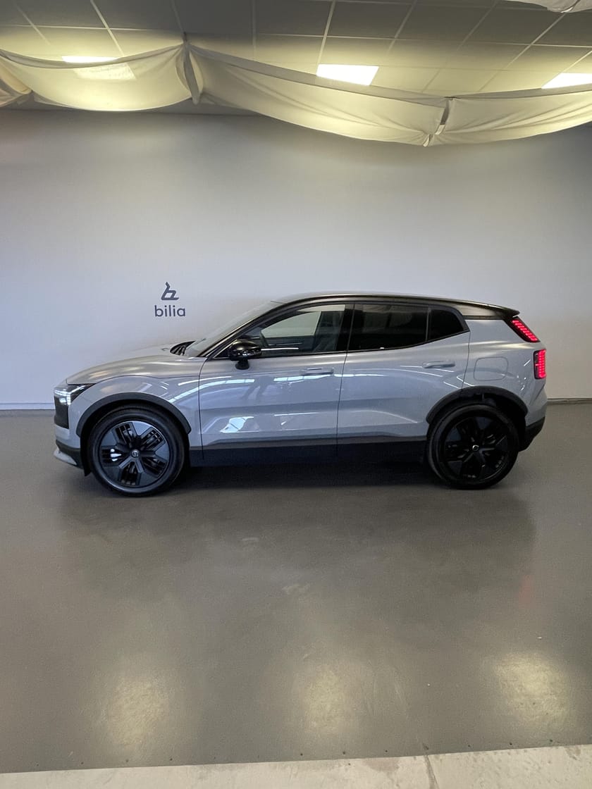 Bild 2 av Volvo EX30 Cross Country Twin Motor Performance M Perform Ultra/ Panoramatak/ 360 kamera/ BLIS/  10.000kr Tillbehör/