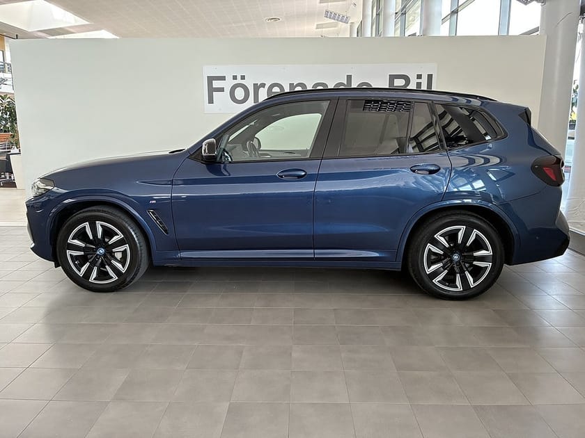Bild 3 av BMW iX3 Charged M Sport Panorama Rattvärme Drive/ParkAssist